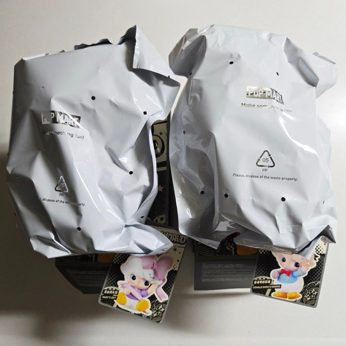 Popmart ディズニー ぬいぐるみキーチェーン ドナルド、デイジー2点セット ポップマート DIMOO WORLD x DISNEY シリーズ ぬいぐるみキー