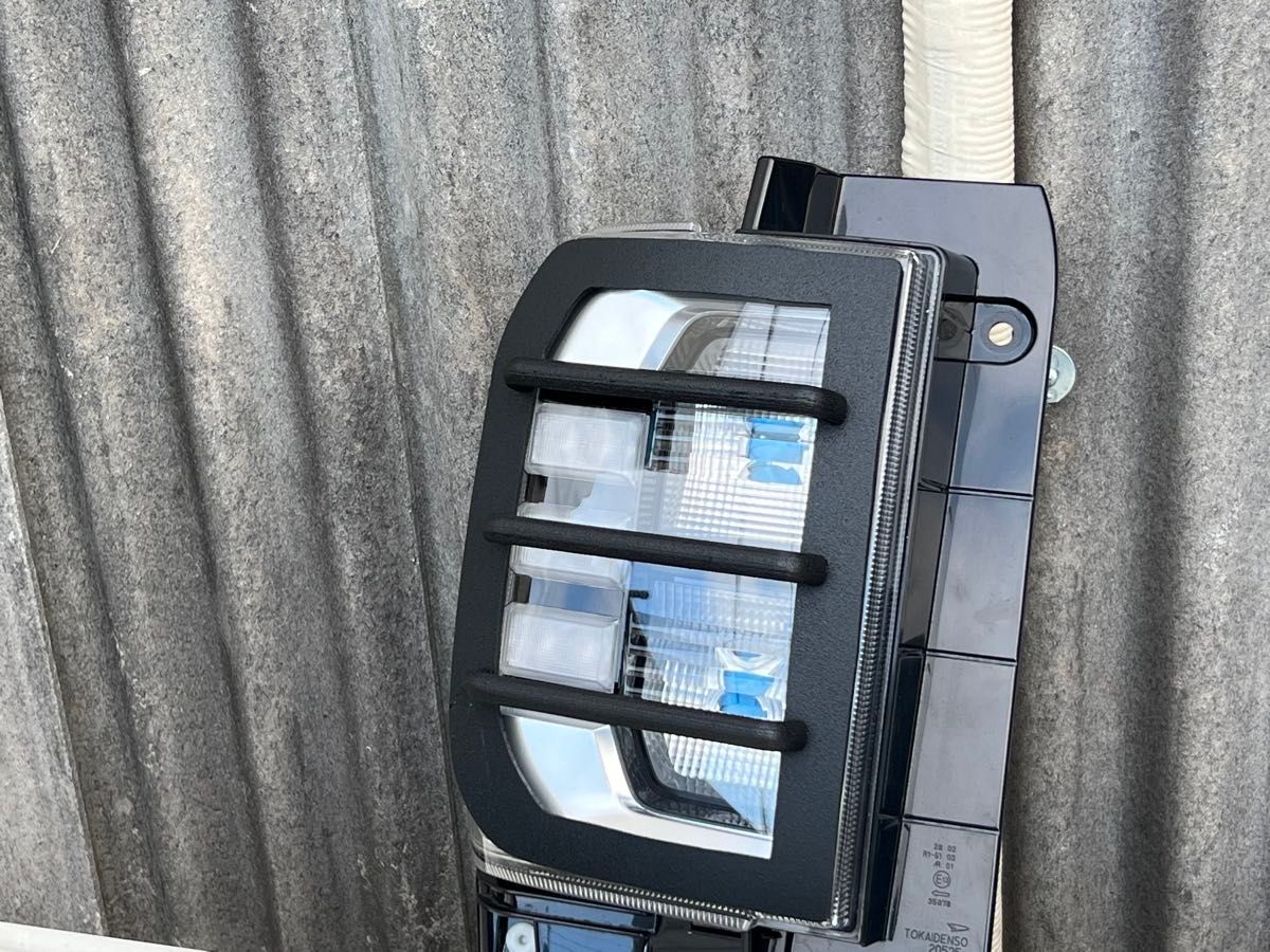タフト テールランプガード 給油口カバーセット 左右 タフト テールランプガード 左右|Yahoo!フリマ(旧PayPayフリマ)