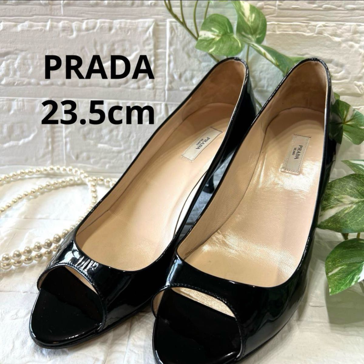 【PRADA】lady's エナメル調 ヒール パンプス 人気のblack 超美品PRADA プラダ オープントゥ パンプス 23 5cm 黒 ヒール 靴