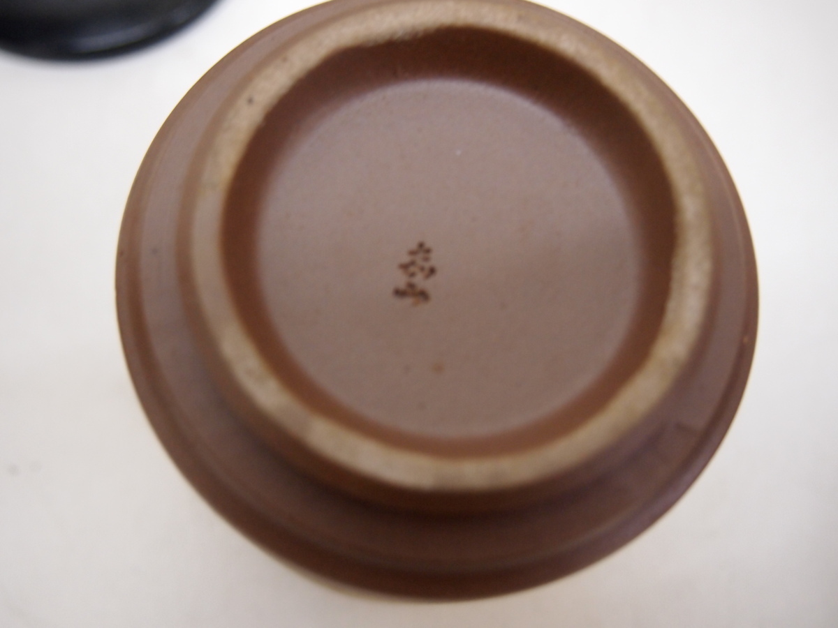 80io 【SALE／71%OFF】 夫婦湯飲み茶わん レトロ 陶器 彫柄が素敵 ふた付き 在庫整理
