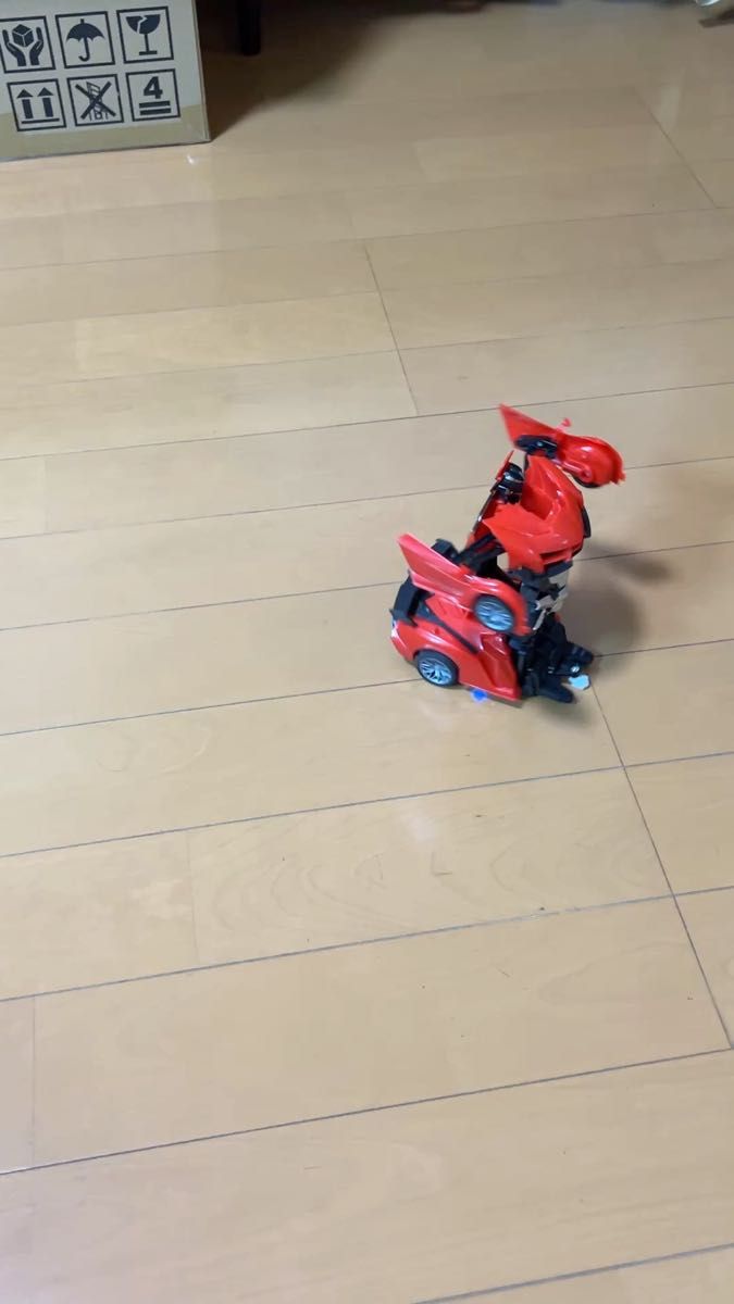 変形ロボットカー ワンクリック変形 リモコン操作 おもちゃ