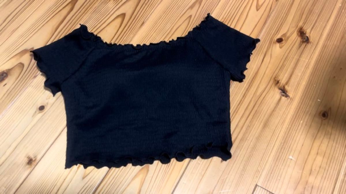 GU ジーユー ブラック ブラフィールクロップドオフショルダーT パッド付き Tシャツ ブラトップ 半袖
