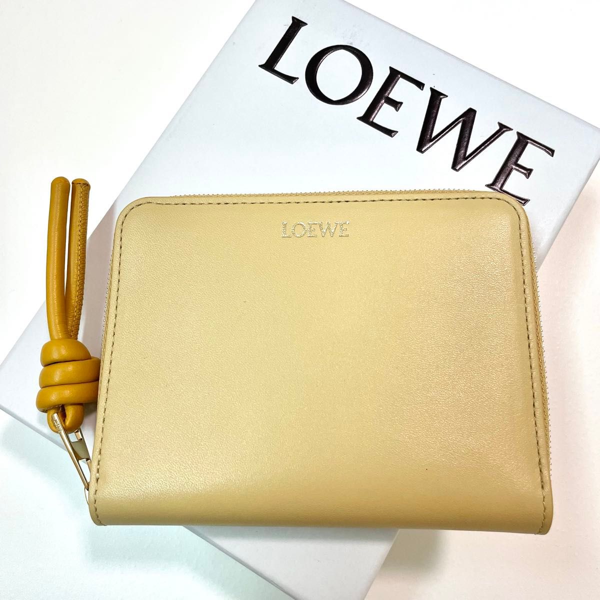 黄パーカーシャツ革財布ジャケット銀アクセにロエベLOEWEバッグ LOEWE ロエベ 財布 ウォレット ノット コンパクト ジップ