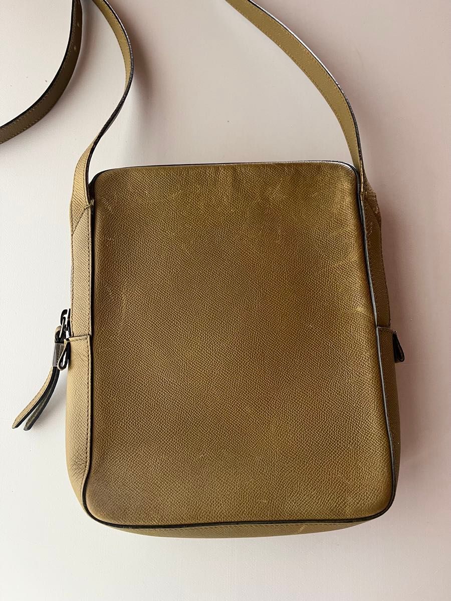 【関税送料込】Burberry ロゴ ショルダーバッグ カーキ BURBERRY ショルダーバッグ カーキ レザー|Yahoo!フリマ(旧