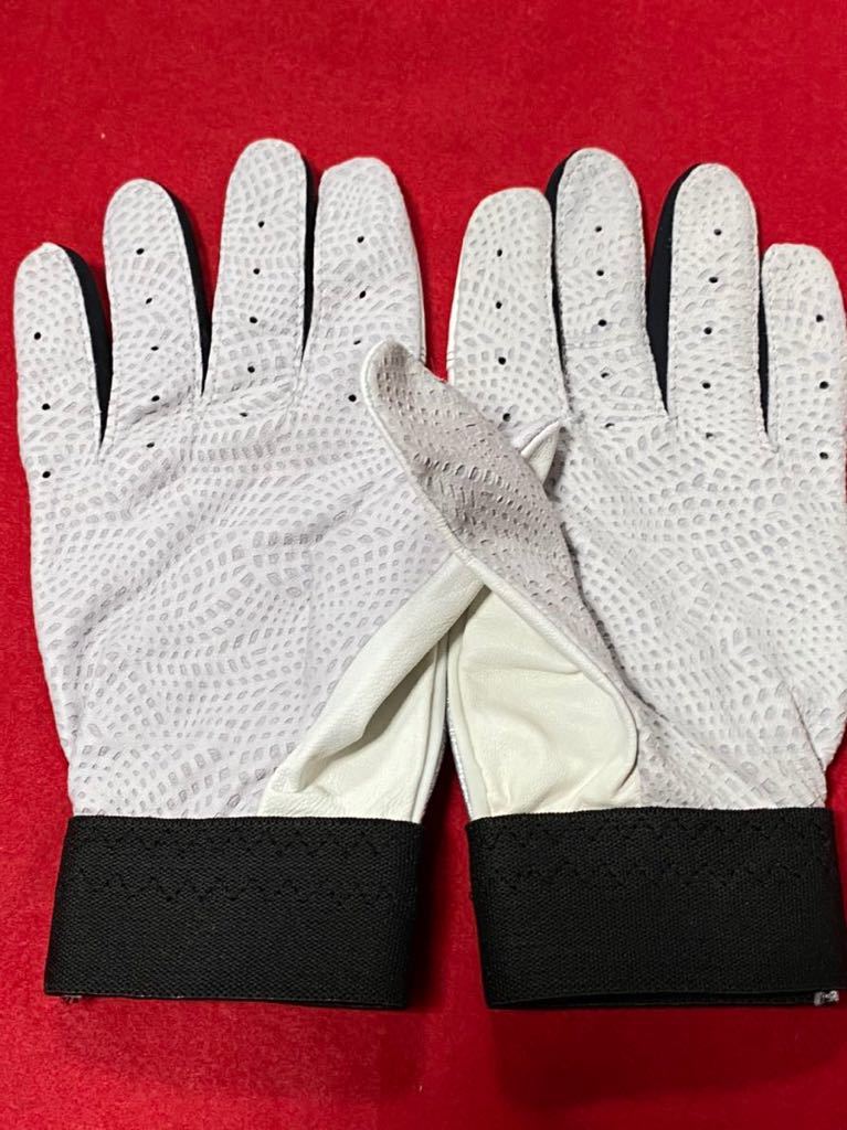 阪神タイガース 8 福留'19シーズン 実使用 皮手 バッティンググラブ 阪神タイガース 8 福留'19シーズン 実使用 皮手 バッティンググラブ
