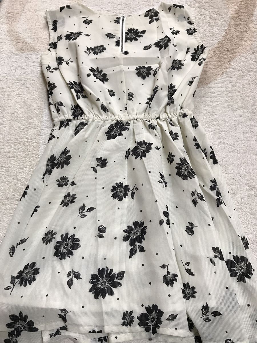 ヤフオク 美品 レトロガール 花柄ノースリーブワンピース ヤフオク 美品 レトロガール 花柄ノースリーブワンピース