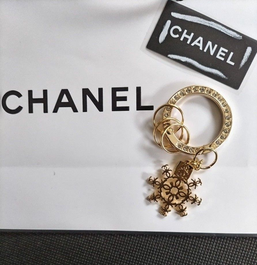 CHANEL シャネル ホリデー スノーフレーク チャーム 20個セット ホリデーチャーム CHANEL シャネル スノーフレーク ストーン付き