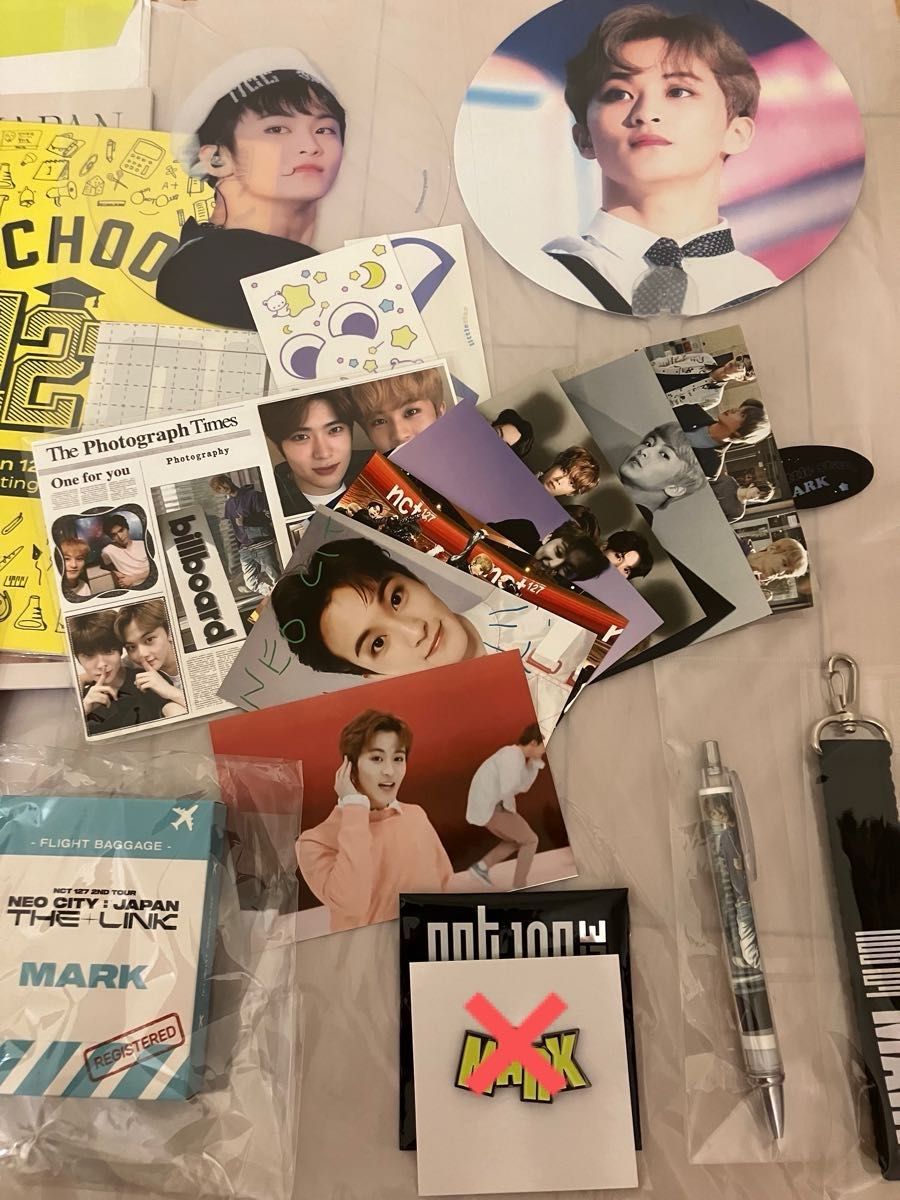 NCT 127 dream マーク マク ピンバッジ トレカ うちわ NCT 127 dream マーク マク ラゲッジタグ ピンバッジ ピンズ