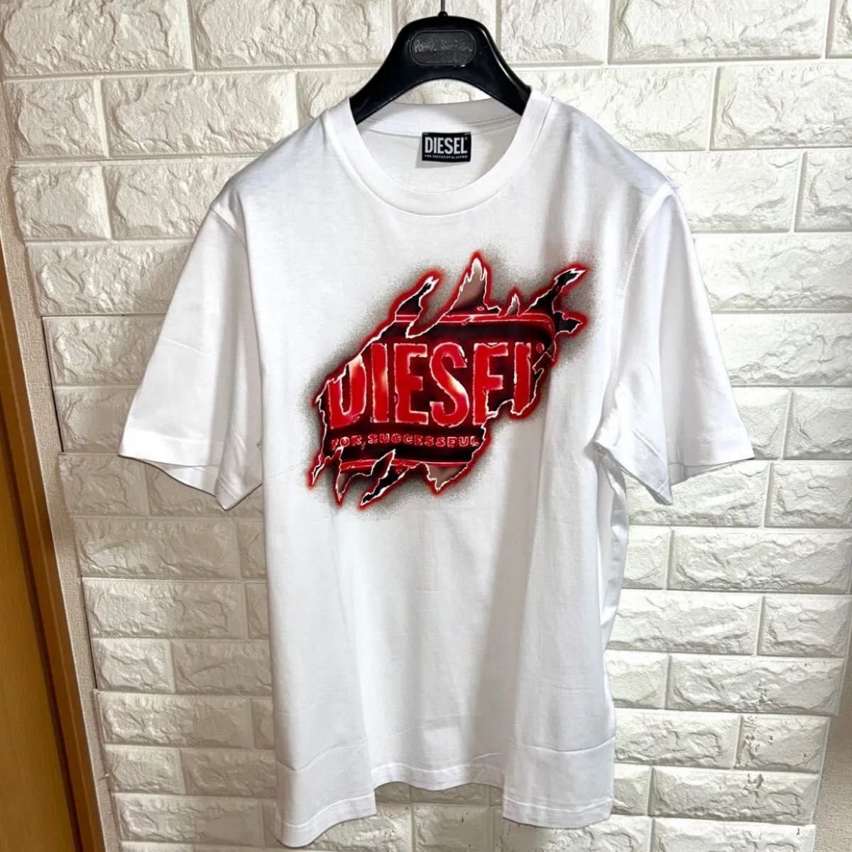 関税送料込【DIESEL】クルーネック ロゴ Tシャツ 新品】DIESEL ディーゼル/クルーネック グラフィックスクラッチ