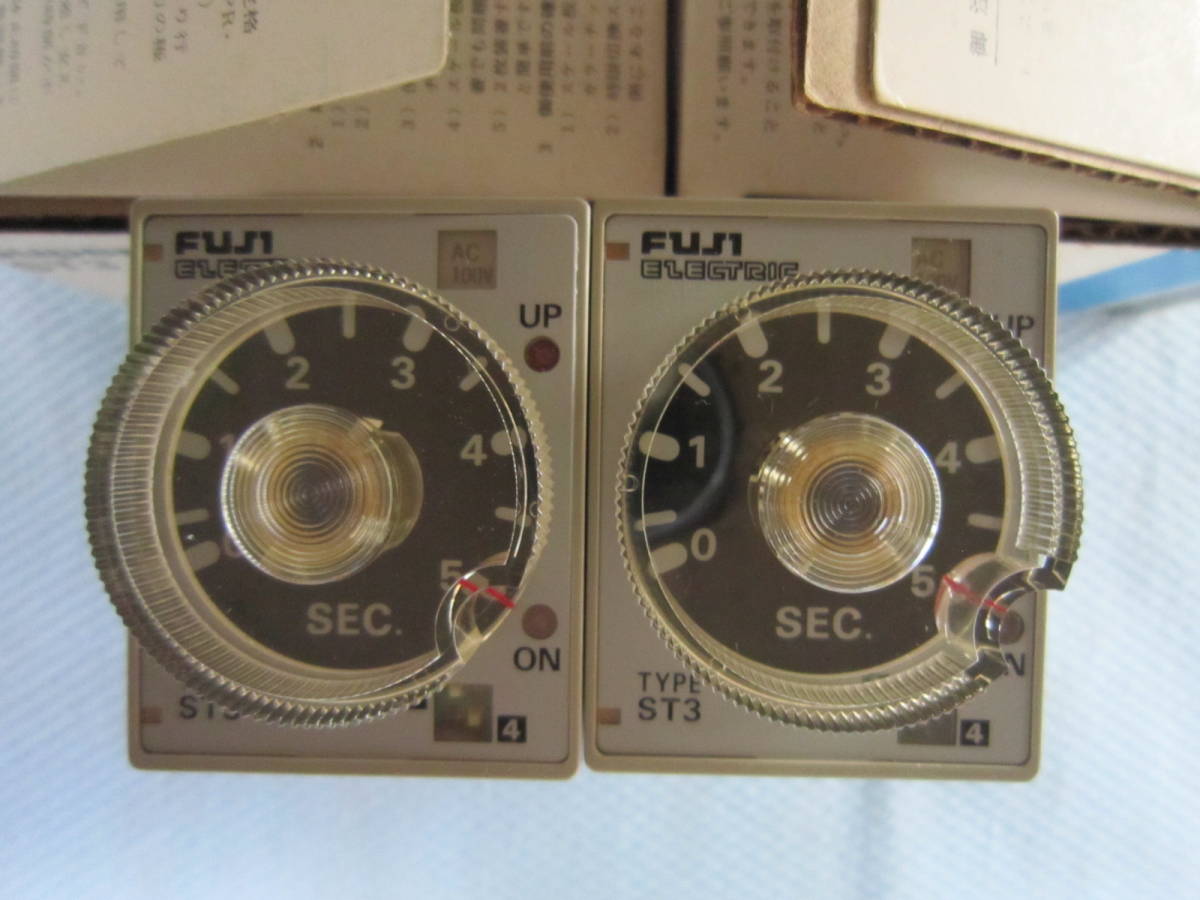  Fuji electro- machine super timer Super Timer ST3 A-A 5S INPUT RATING:AC100 *2 piece 