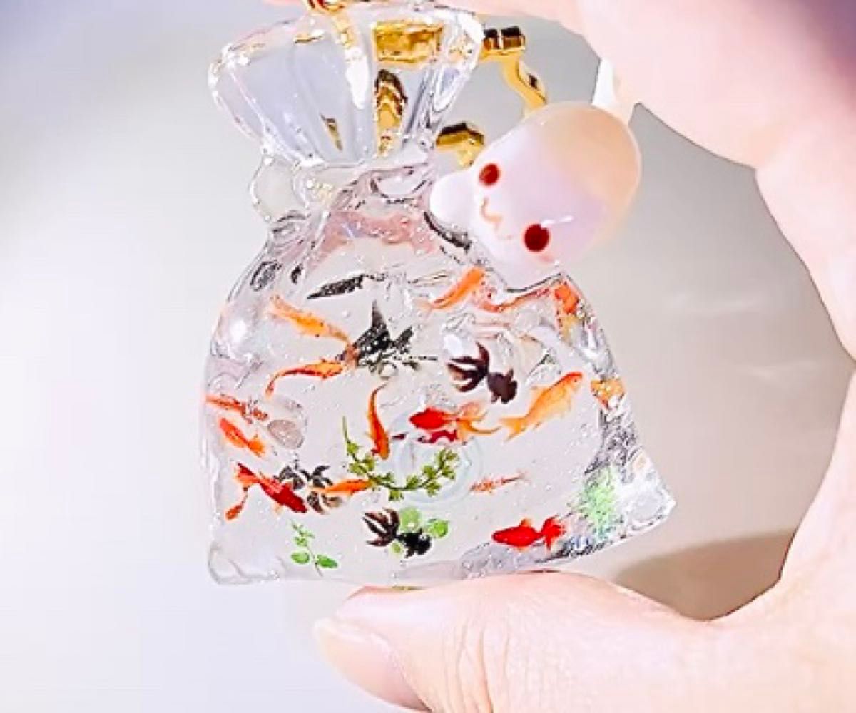 即買い◎再販×11 大きめ 金魚袋にじゃれつく猫*涼しげ立体バッグチャーム 値下げ質問不可
