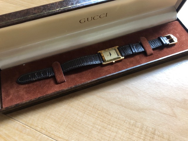 AK42 箱有 良品程度 希少 レア ヴィンテージ GUCCI グッチ SWISS MADE オールドグッチ 4200FL ゴールド 純正ベルト+尾錠 クオーツ 腕時計