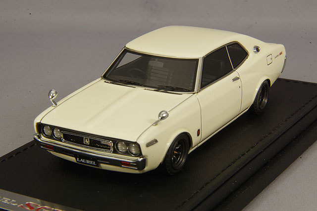 イグニッションモデル 1/43 日産 ローレル 2000 SGX C130 ホワイト