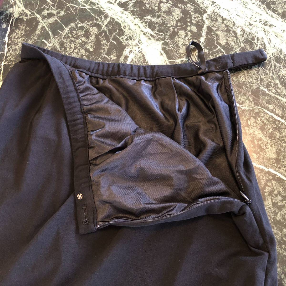 【美品】UNDICI-NOVE★ウンディッチノーベ ウンディッチノーヴェ ロングスカート 黒 40サイズ Mサイズ 柔らか素材_画像4