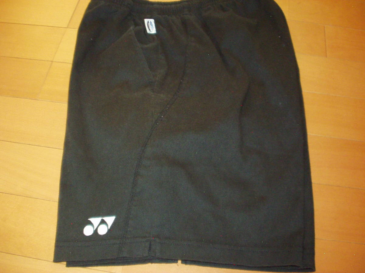  Yonex *verycool* shorts *M size 