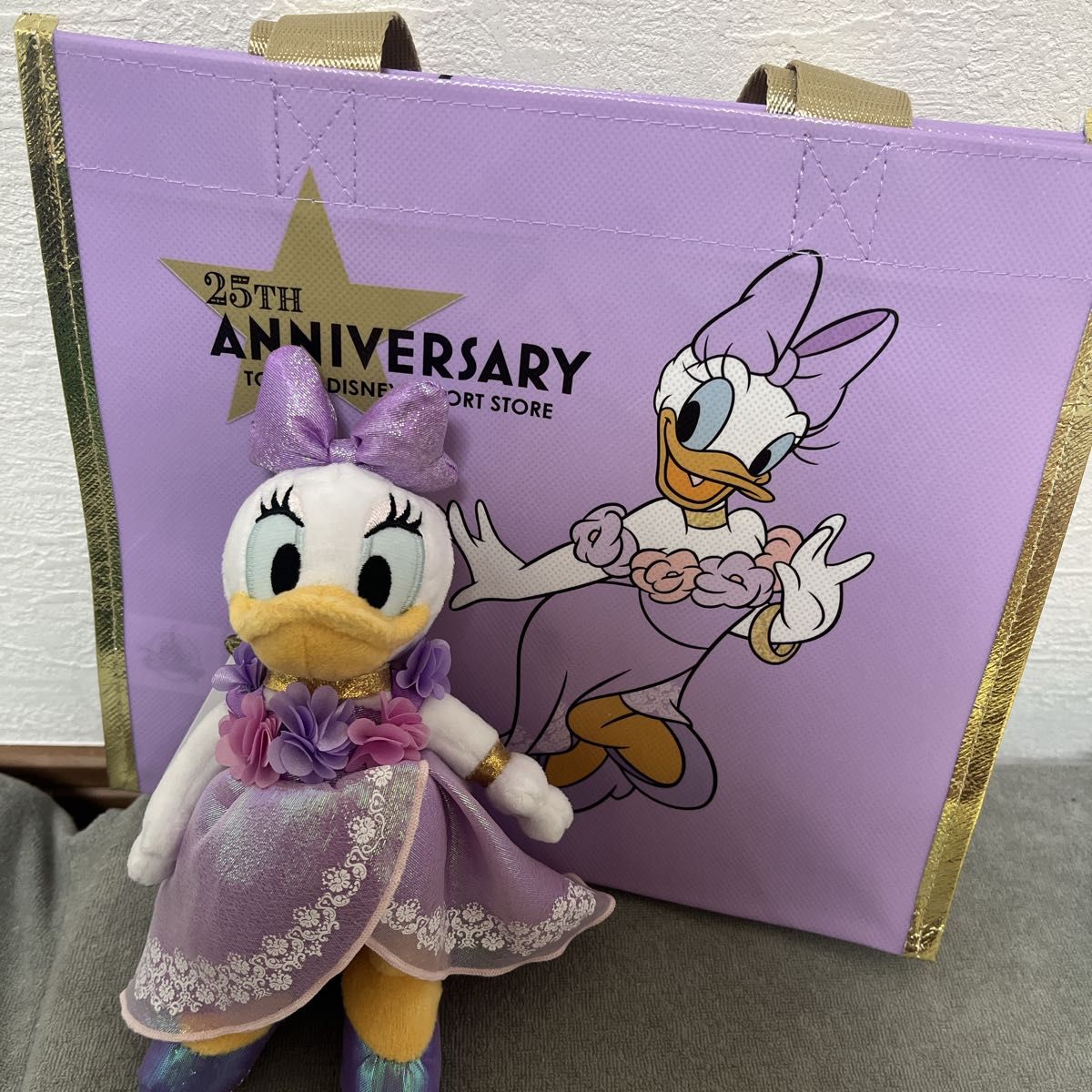 【東京ディズニーリゾート店限定】デイジーダック ぬいぐるみ 25周年記念 ディズニーストア 25周年 東京ディズニーリゾート店 デイジー