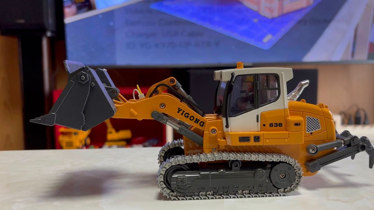 【新品】ギミック多数あり!RCフォークリフト ラジコン 1/24スケール 新品】ギミック多数あり RCフォークリフト ラジコン 1/24