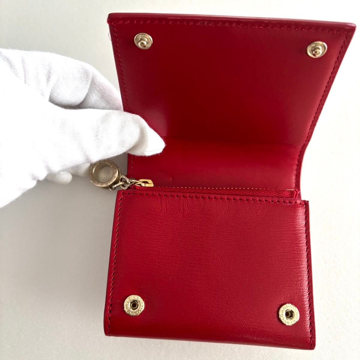 【BVLGARI】ミニリングモチーフ レザー 三つ折りウォレット 新品未使用】 BVLGARI ブルガリ 三つ折り財布 コンパクト