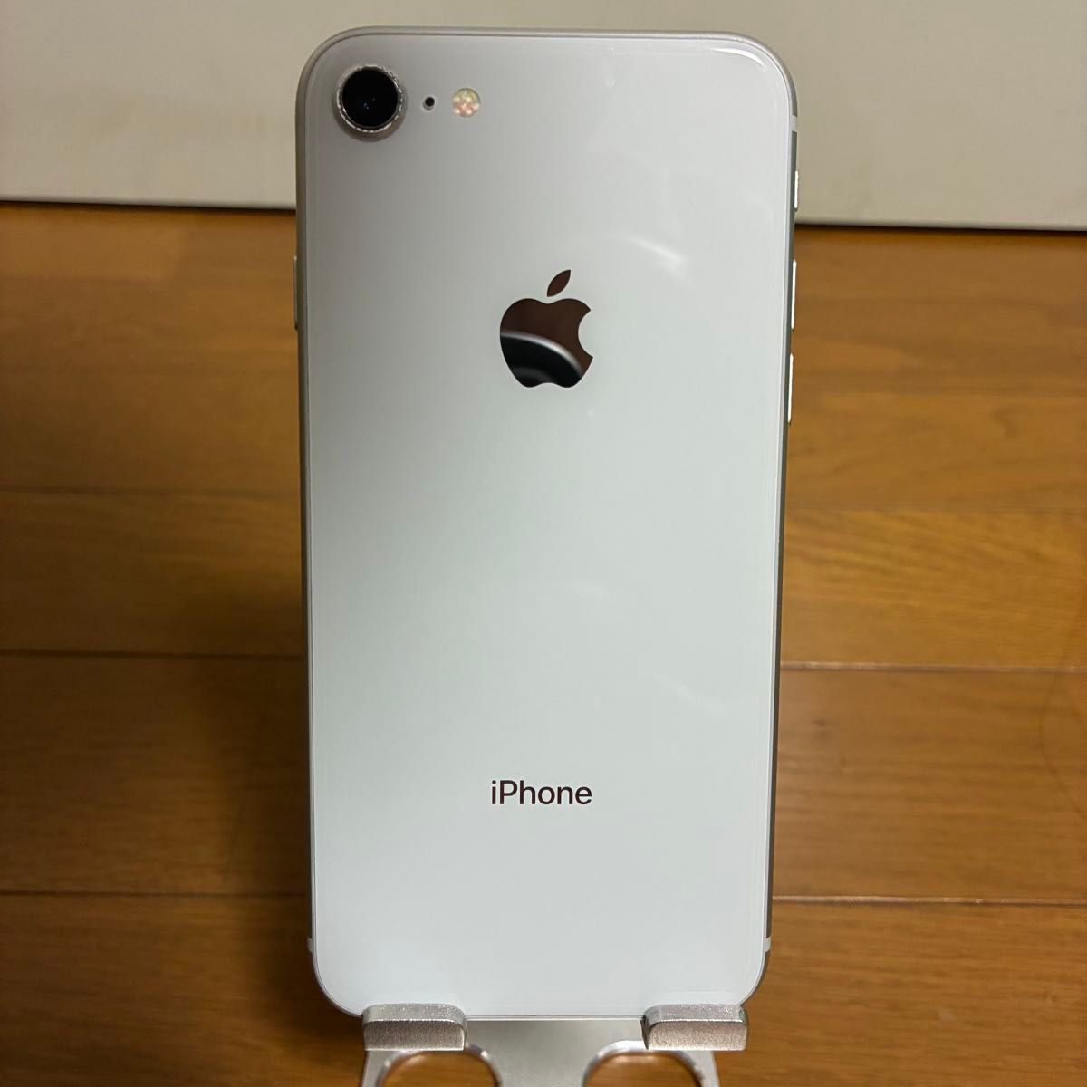 し*ね様 【300円スタート】iPhone8 64GB シルバー バッテリー最大 iPhone 8 シルバー 64GB SIMフリー バッテリー最大容量100
