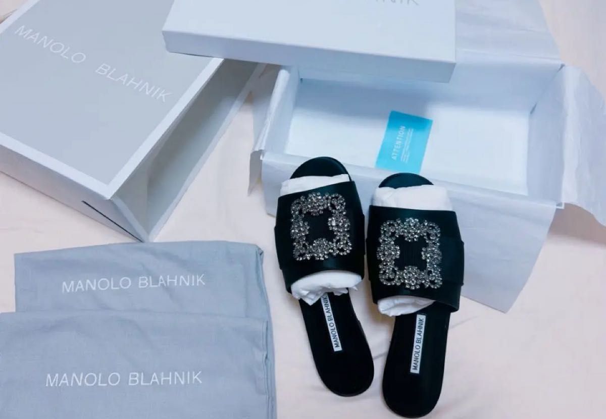 ショッピングに MANOLO BLAHNIK ムートン スライドサンダル マノロブラニク サンダル|Yahoo!フリマ(旧PayPayフリマ)