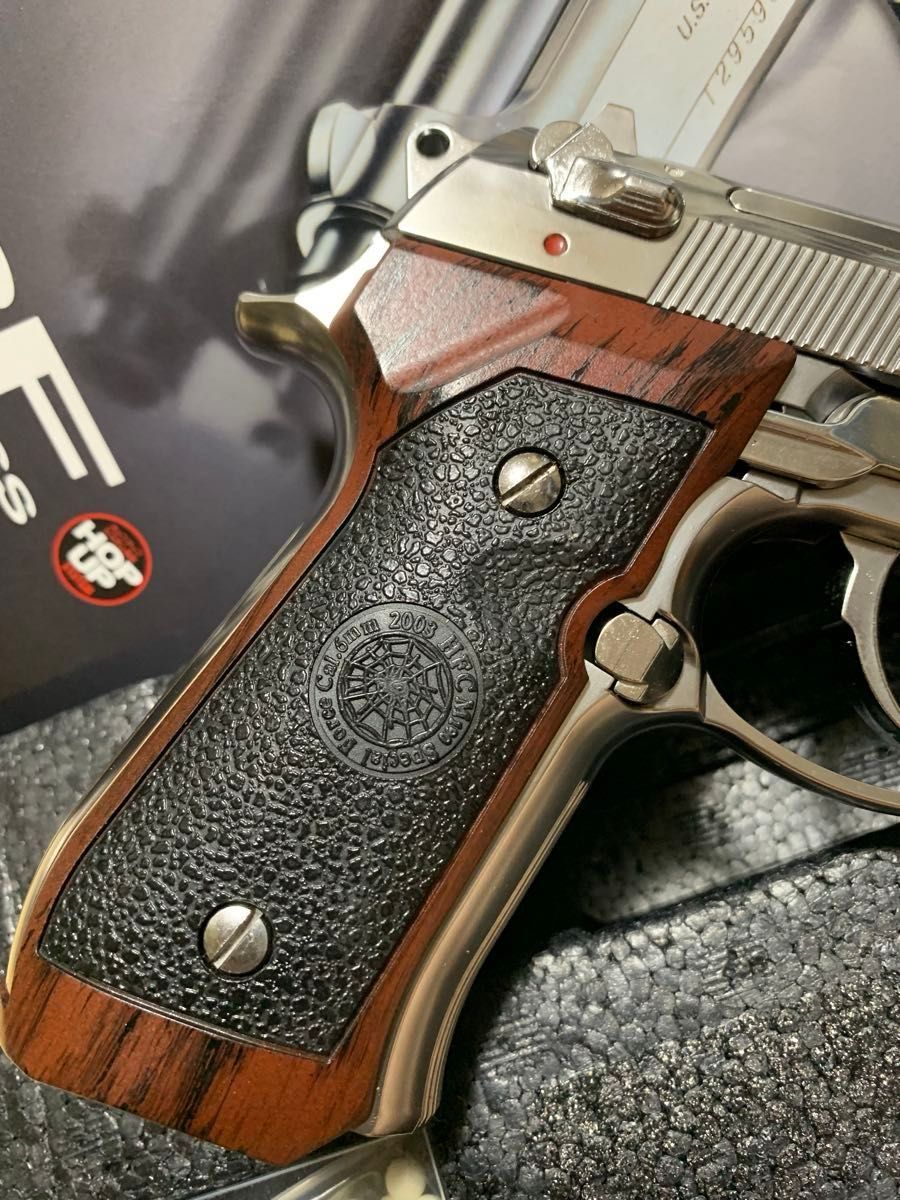 美品 東京マルイ ベレッタ M92F クロームステンレス 木目調グリップ 美品 東京マルイ ベレッタ M92F クロームステンレス 木目調