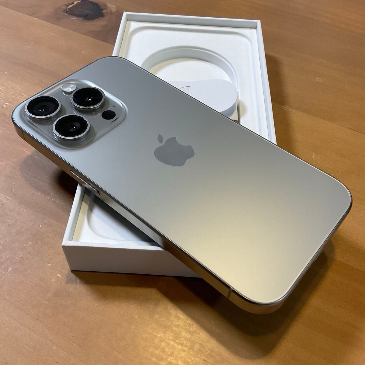 iPhone15pro 256 ナチュラルチタニウム 美品 電池91% iphone15pro 256GB ナチュラルチタニウム simフリー バッテリー