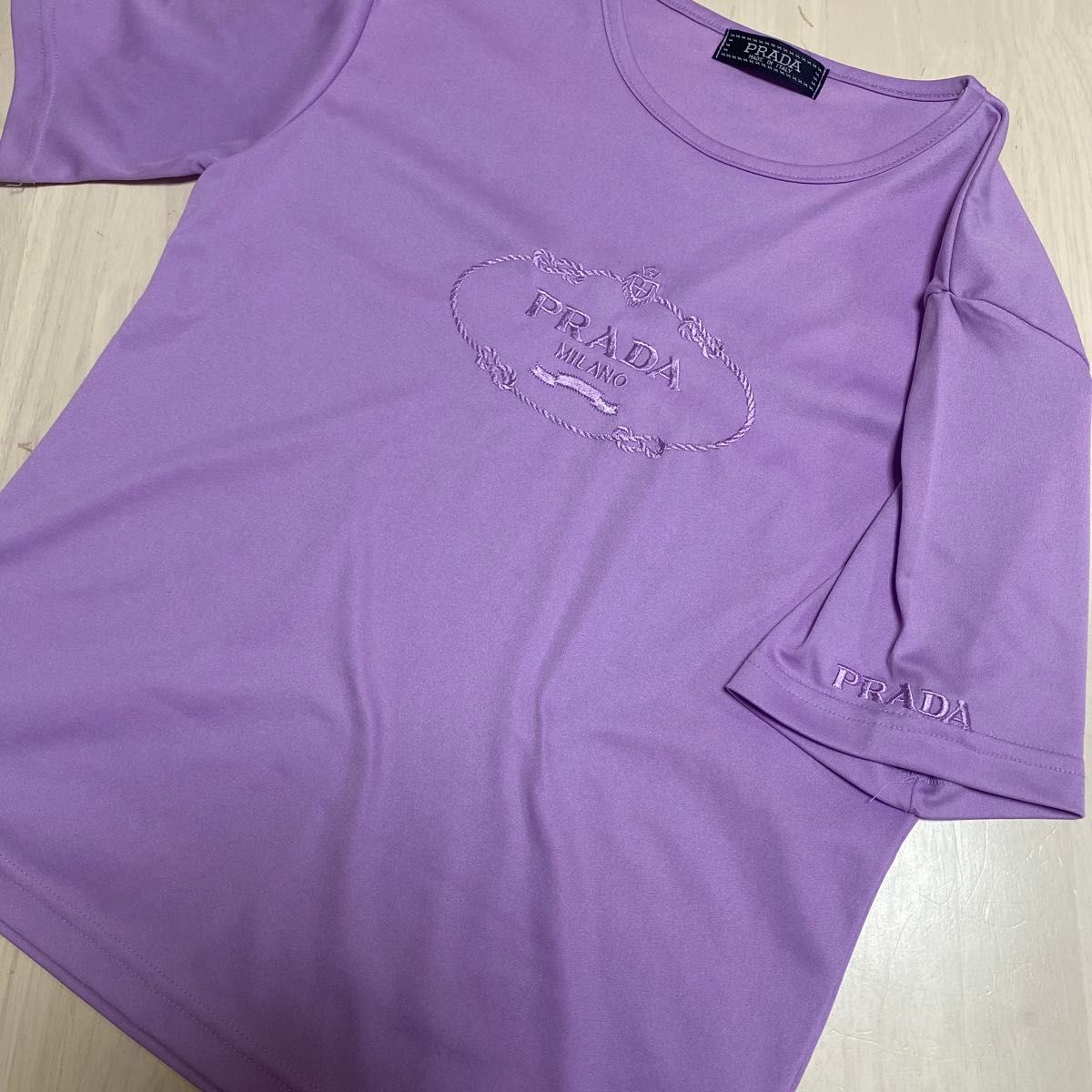 PRADA コットン ロゴTシャツ パープル PRADA Tシャツ パープル|Yahoo!フリマ(旧PayPayフリマ)