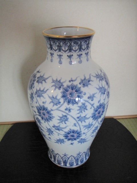  Imperial Family purveyor Ookura Touen made in Japan [ hand ..].. Tang .36cm vase beautiful goods 