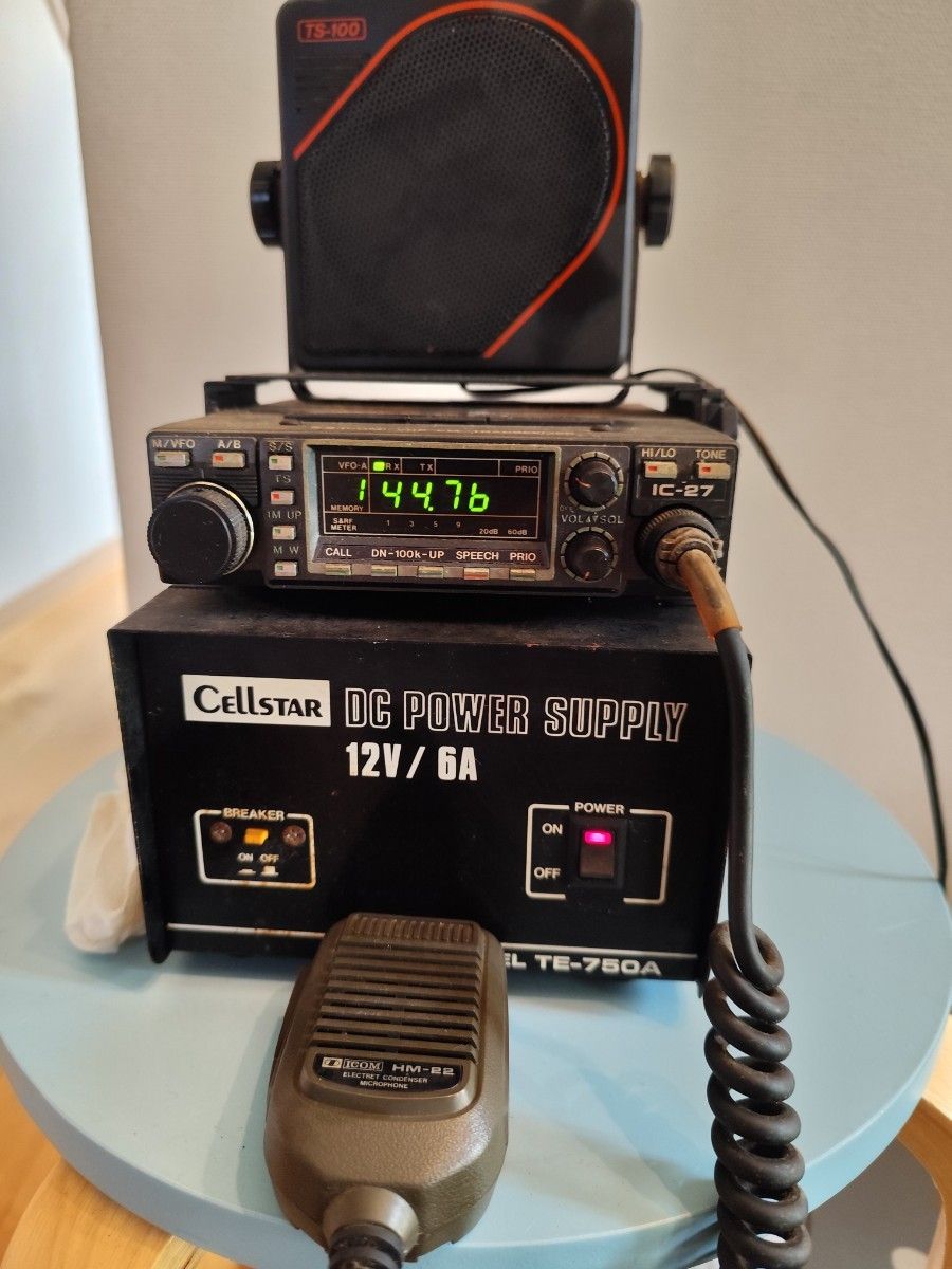 icom IC-2500 トランシーバー ジャンク外部破損箇所あり ICOM IC-27 VHF FM トランシーバー 電源(TE-750A) スピーカー