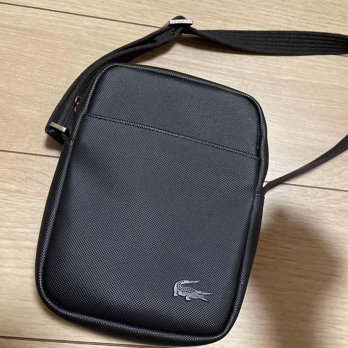 美品 ラコステ LACOSTE ショルダーバッグ ボディバッグ ブラック 当日発送 ラコステ ショルダーバッグ 黒 Lacoste ブラック