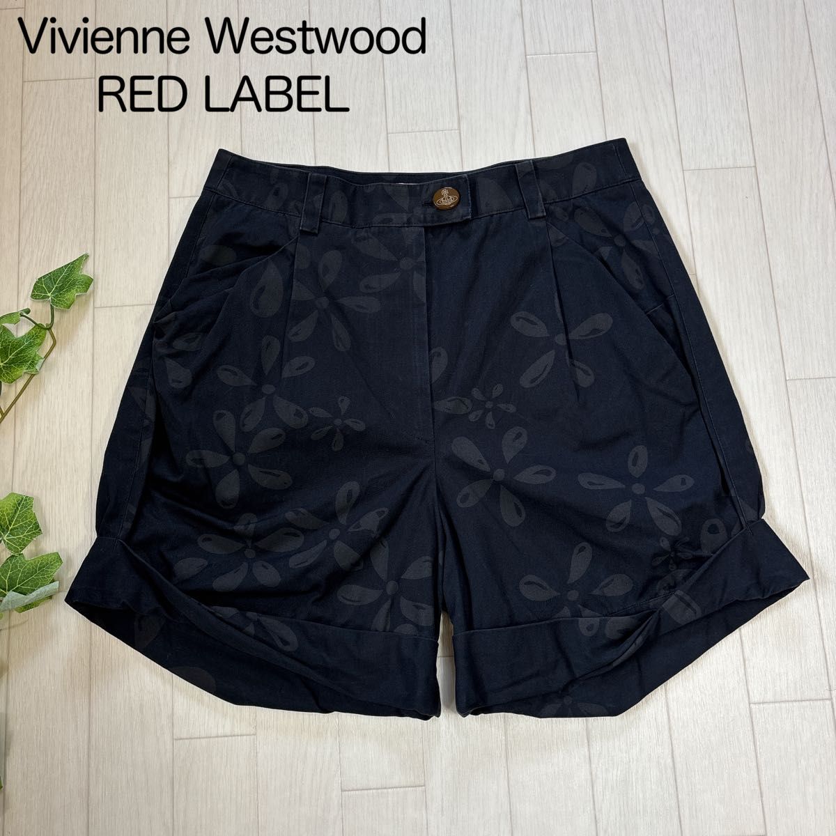 vivienne westwood レオパ 黒 ショートパンツ Vivienne Westwood ヴィヴィアンウエストウッド ボタニカル柄