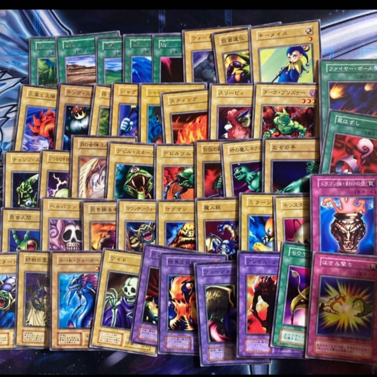遊戯王 初期 ノーマル マークなし 約600枚 レアリティ 銀 遊戯王 初期 ノーマル マークなし 約600枚 レアリティ 銀 遊戯王
