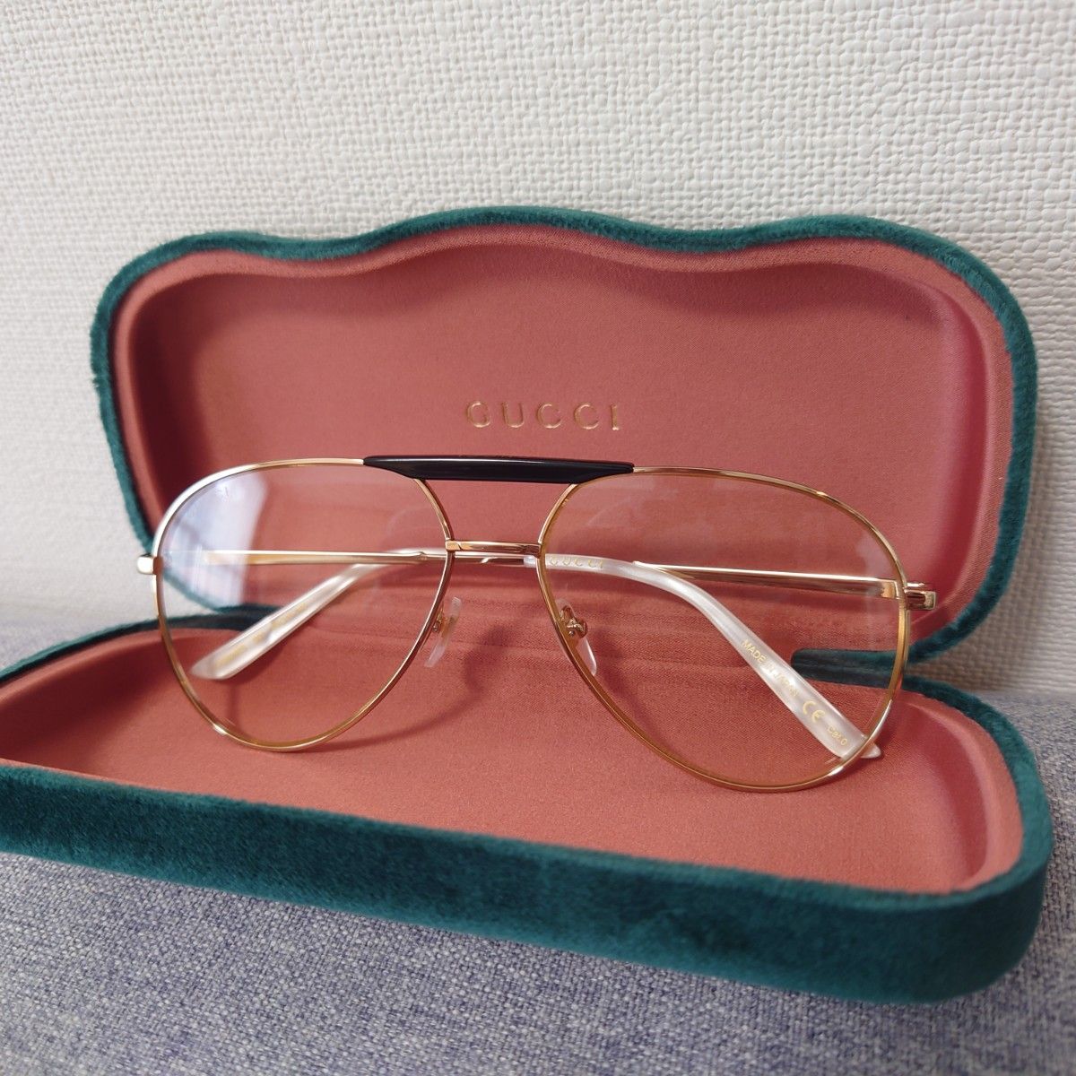 Gucci アビエーターサングラス ゴールド 未使用品 新品未使用】GUCCI ゴールド アビエイター サングラス 定価7万