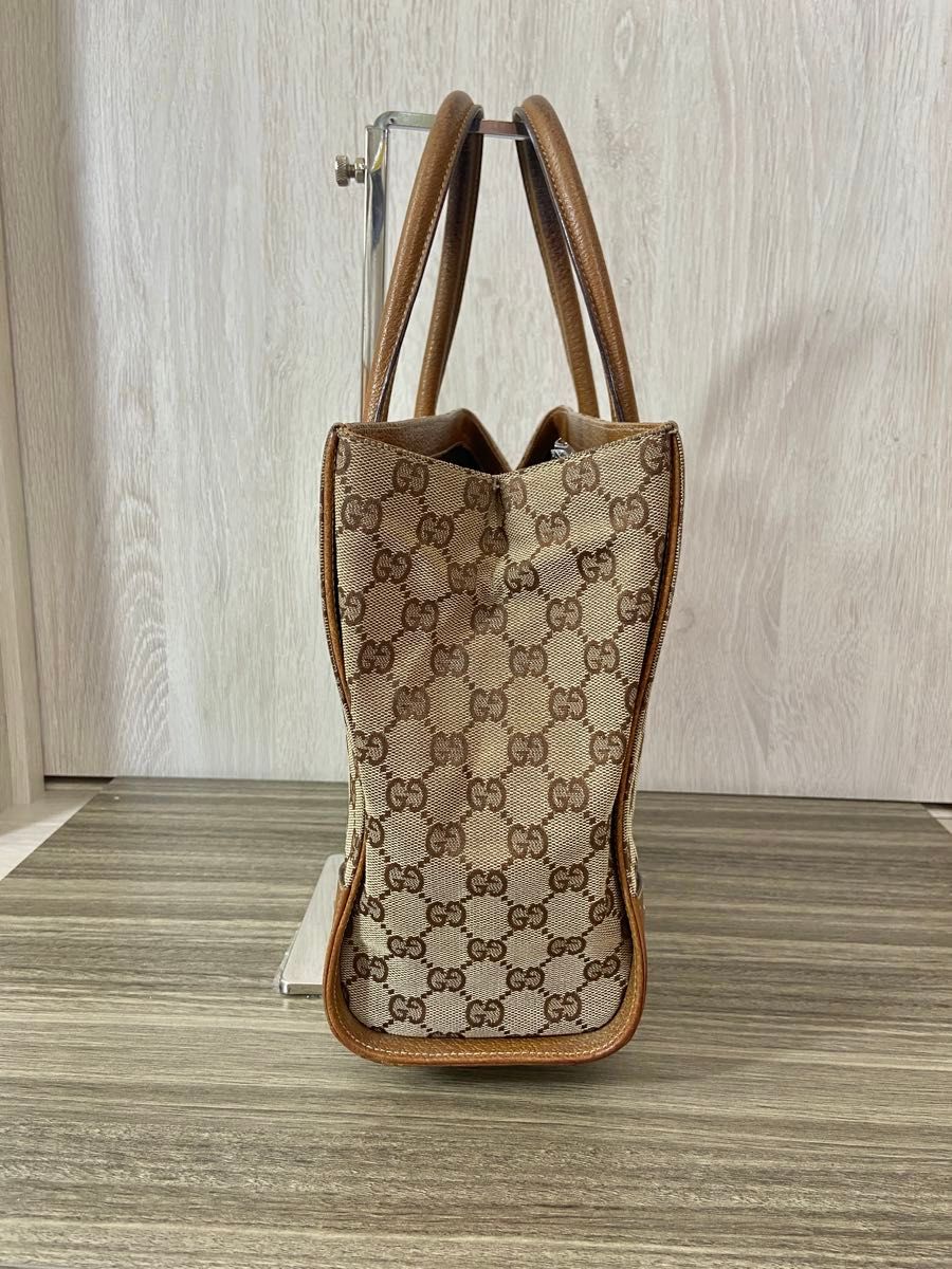 GUCCI ハンドバッグ GG柄 キャンバス レザー スタッズ ベージュ 手持ち GUCCI ハンドバッグ GG柄 キャンバス レザー スタッズ ベージュ
