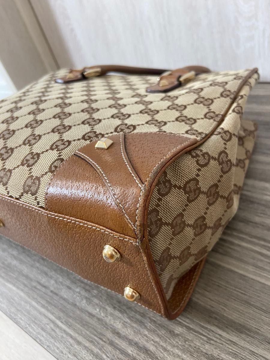 GUCCI ハンドバッグ GG柄 キャンバス レザー スタッズ ベージュ 手持ち GUCCI ハンドバッグ GG柄 キャンバス レザー スタッズ ベージュ