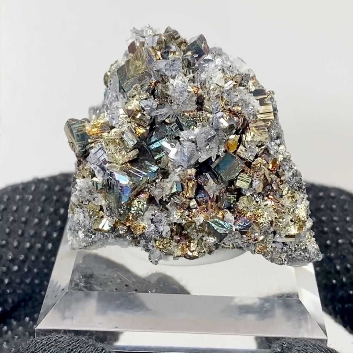 イリデッセンス パイライト クォーツ 黄鉄鉱 水晶 鉱物標本 原石 天然石 ストーン 虹色 酸化被膜 ナチュラル ブルガリア