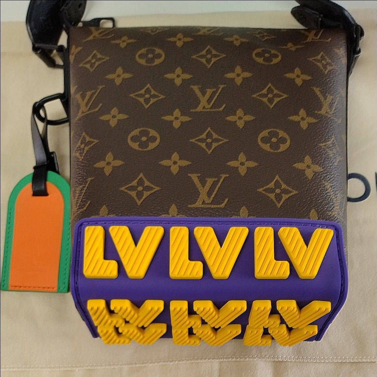 【気分で組み合わせられる♪】ルイヴィトン ショルダーバッグ LOUIS VUITTON ルイヴィトン モノグラム LVラバー M57966