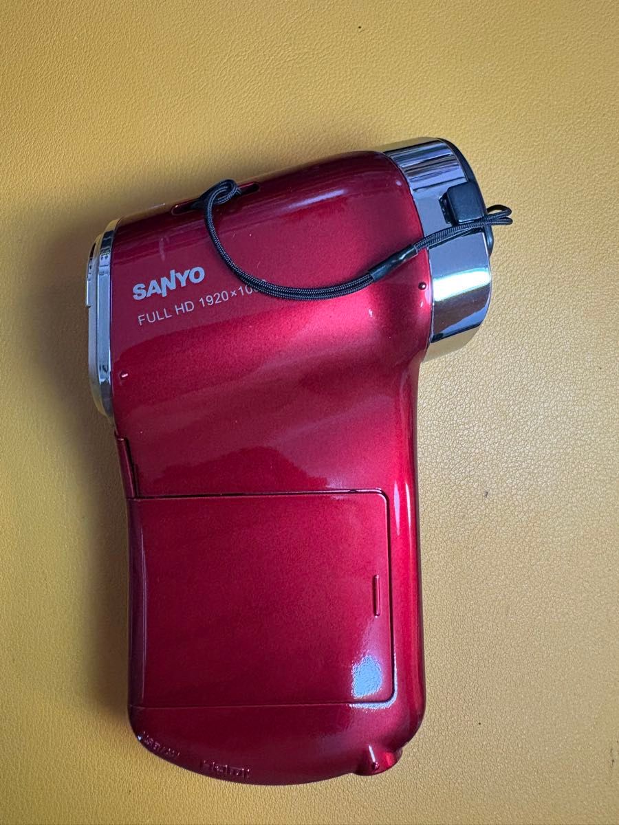 SANYO Xacti DMX-CG100 レッド SANYO Xacti DMX-CG100 デジタルムービーカメラ レッド|Yahoo