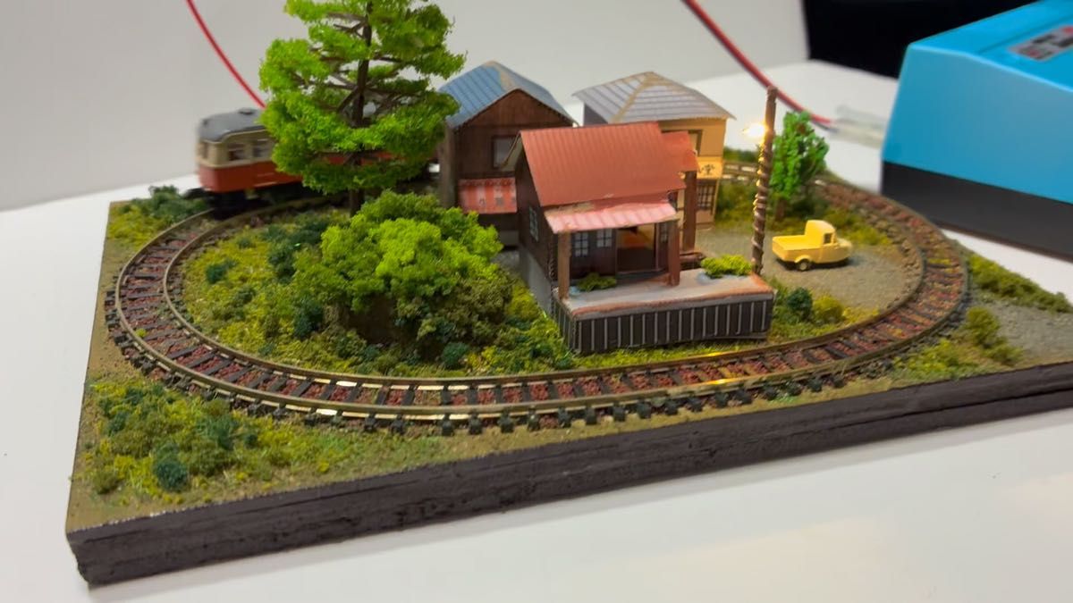 ☆★手のひらレイアウト ローカルな駅前風景 街灯LED照明スイッチ付、PCフレキシブルレール使用、カトー製フィーダー付 鉄道模型