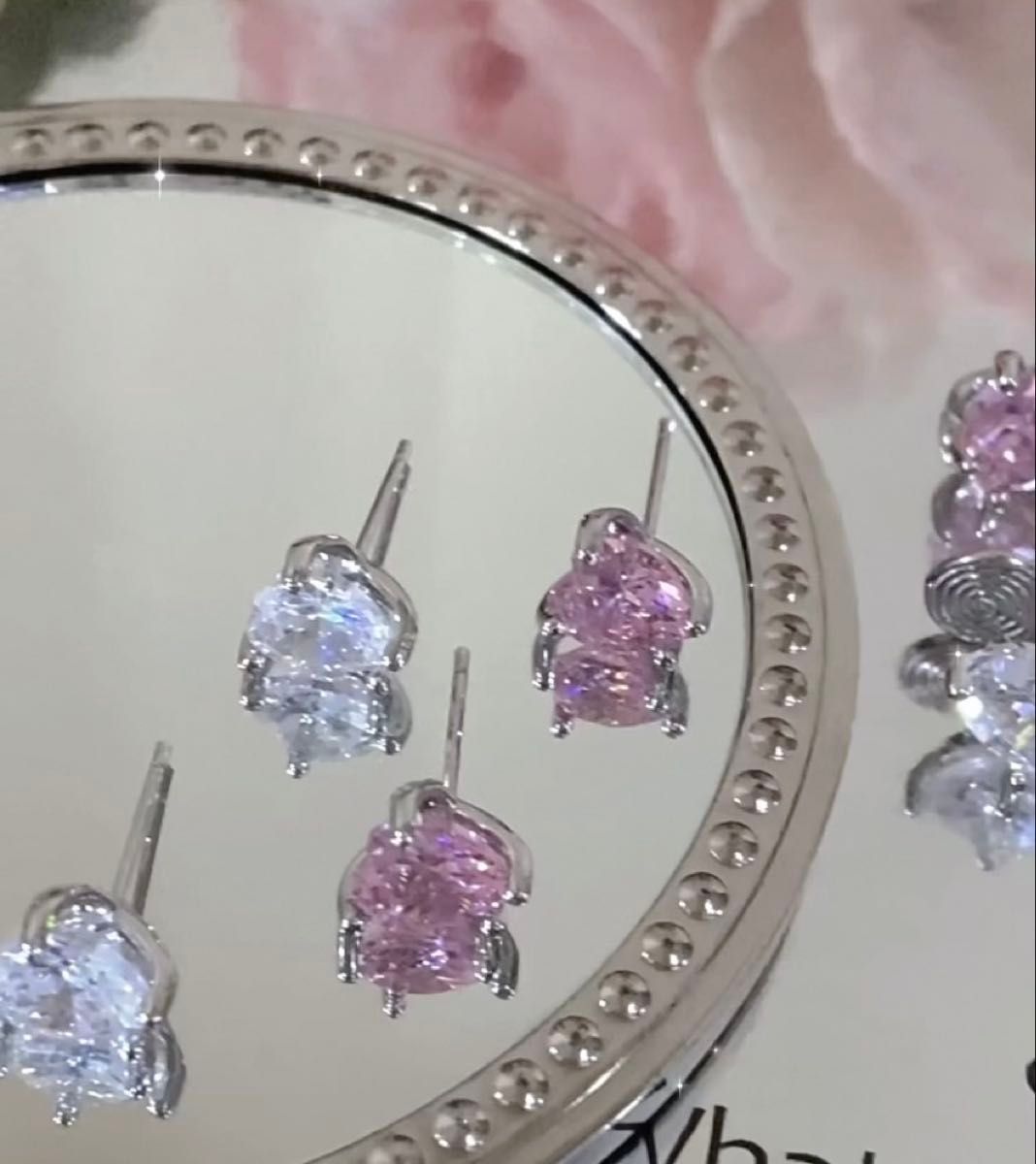 N258高品質 キラキラハート 上品 痛くない シルバーイヤリング 結婚式 ブライダル 通勤 韓国 おしゃれ 二次会 フォーマル