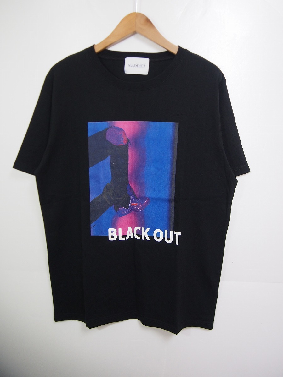美品19SS MADDICTマディクト BLACK OUT プリント Tシャツ 半袖カットソー 黒910Jの画像1