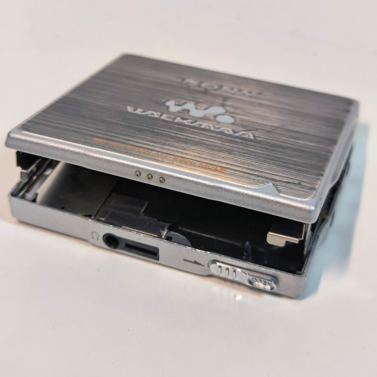 ソニーポータブルMDプレイヤー MZ-E900 ☆ジャンク SONY ポータブルMDプレーヤー MZ-E900 MDウォークマン WALKMAN