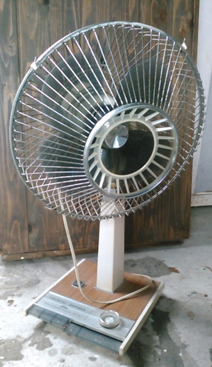  that time thing * retro electric fan * old electric fan * Showa era . electric fan * antique . electric fan * rare goods * Toshiba CRYSTAL ZEPHYR* wood grain * Neo classic * Aichi prefecture 