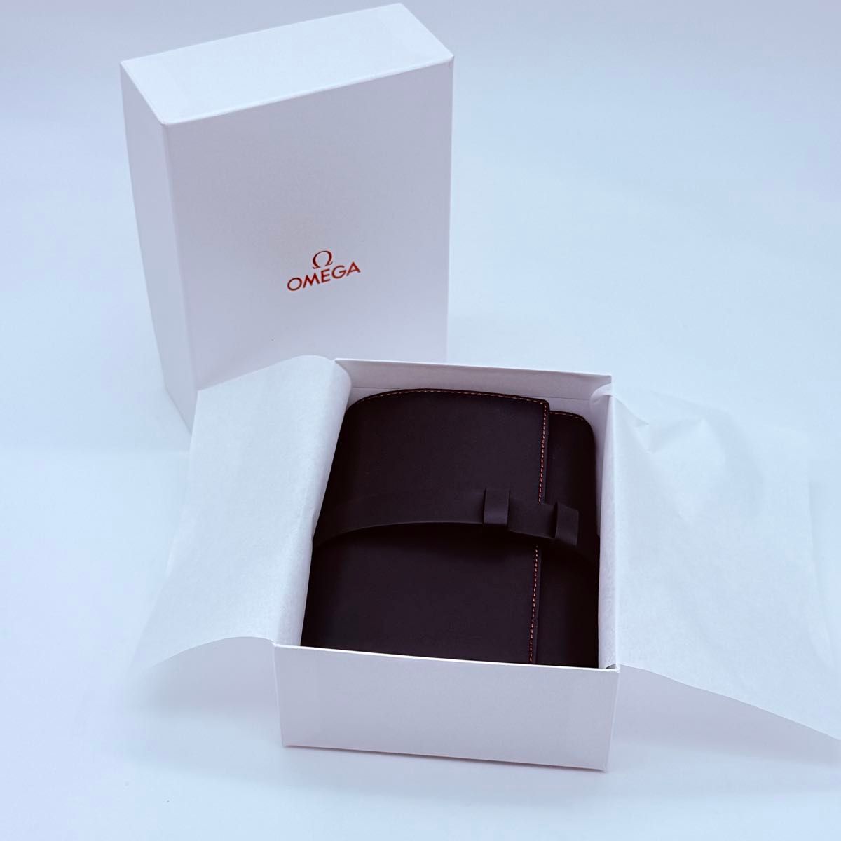 オメガ OMEGA レザー 時計ケース レッド【新品・未使用】 新品 未使用 OMEGA 時計クリーナセット レザーケース オメガ