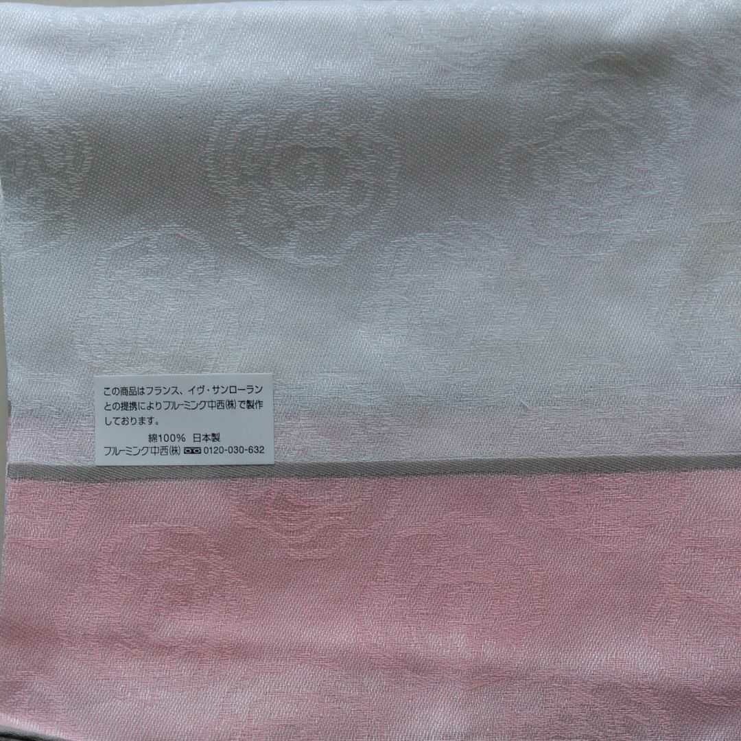 お値下げ中　新品.未使用タグシール付イヴサンローラン薔薇スカーフハンカチ