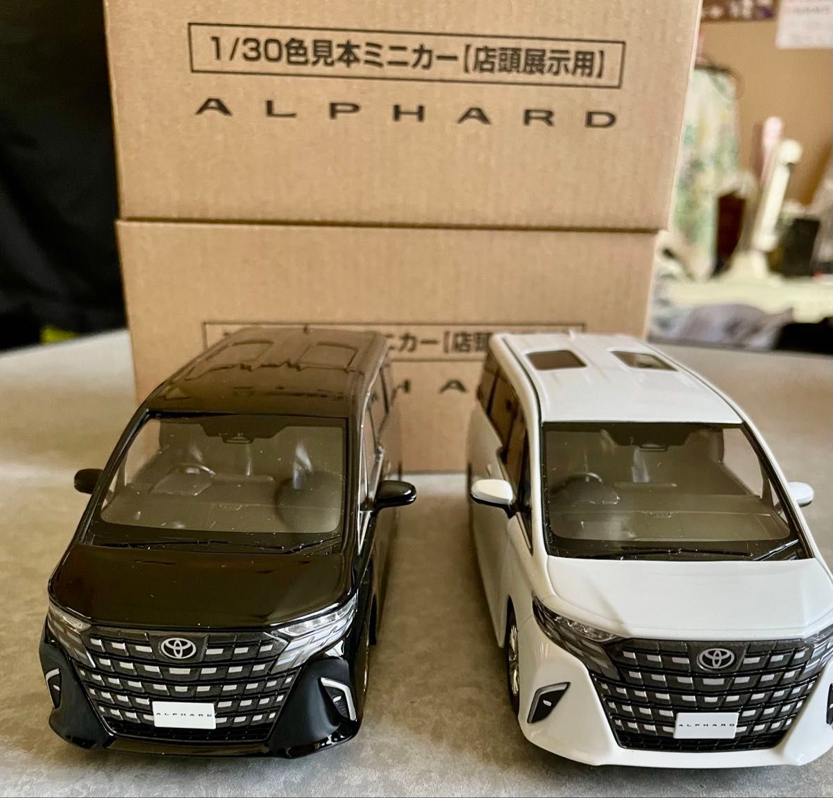【2台セット】アルファード カラーサンプル1/30ミニカー 【箱付き】 2台セット】アルファード カラーサンプル1/30ミニカー 【箱付き