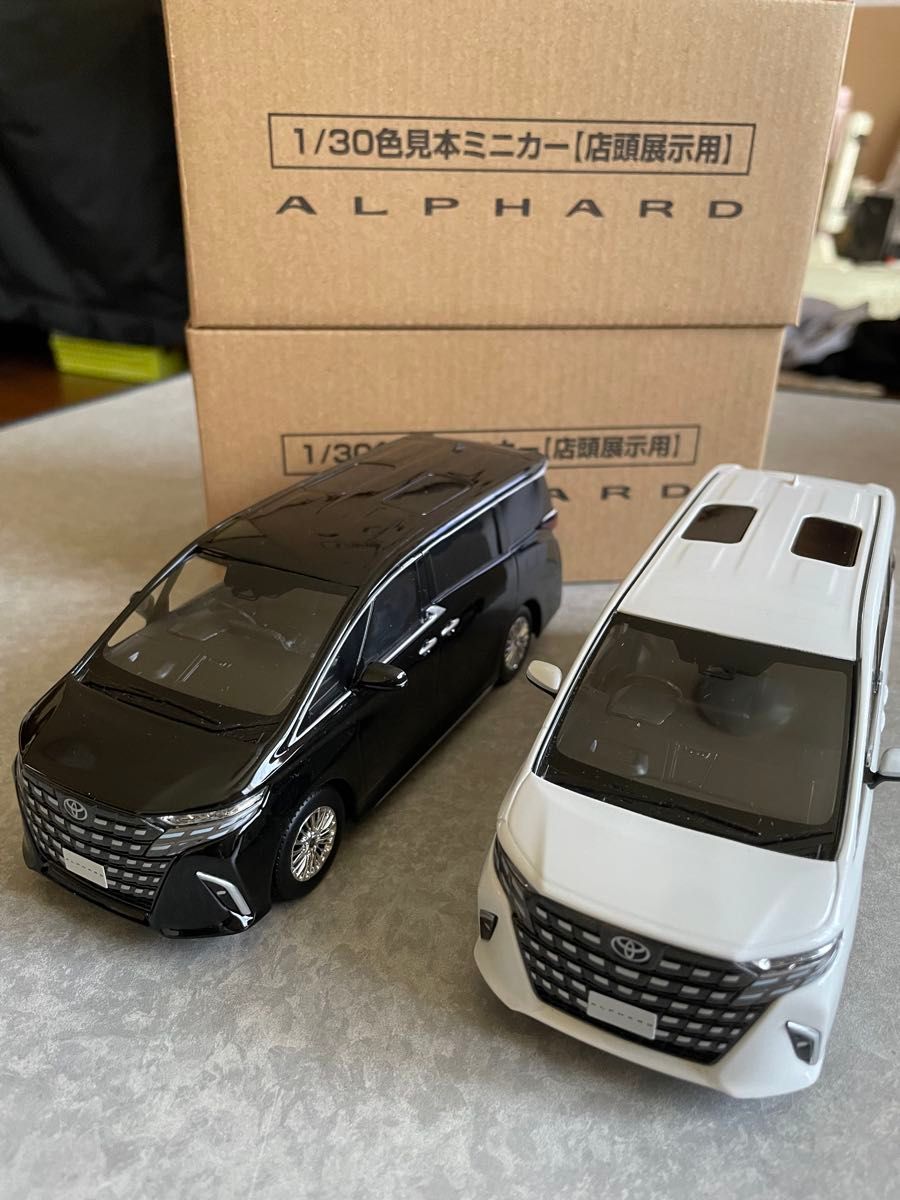 【2台セット】アルファード カラーサンプル1/30ミニカー 【箱付き】 2台セット】アルファード カラーサンプル1/30ミニカー 【箱付き