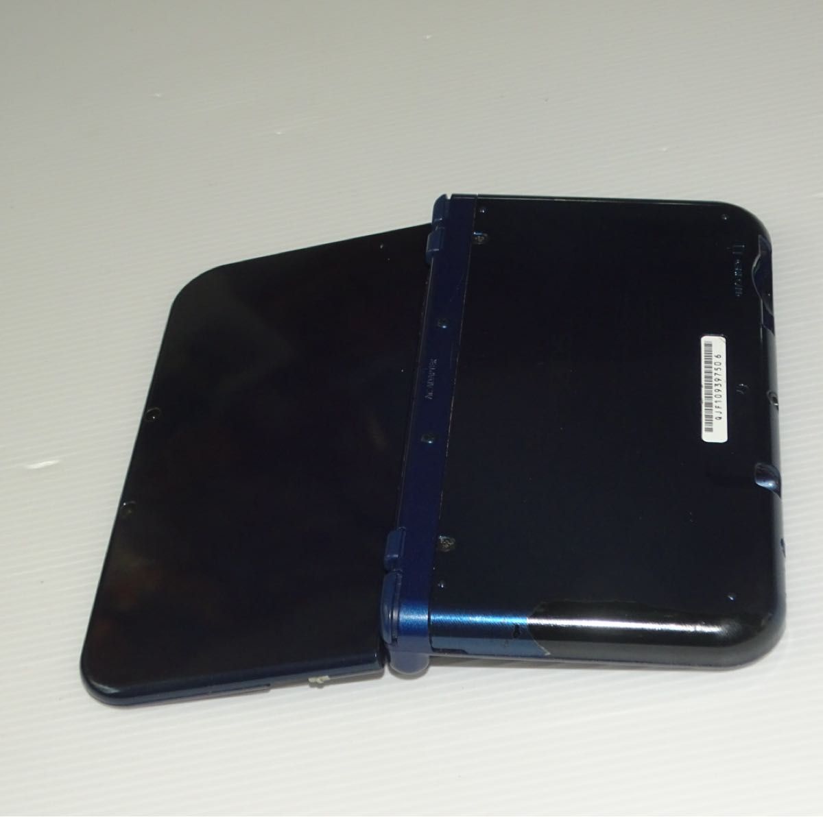 ★未使用品★極美品ニンテンドー DSi メタリックブルー【生産終了】 Newニンテンドー3DS LL メタリックブルー 動作確認済 QA6814