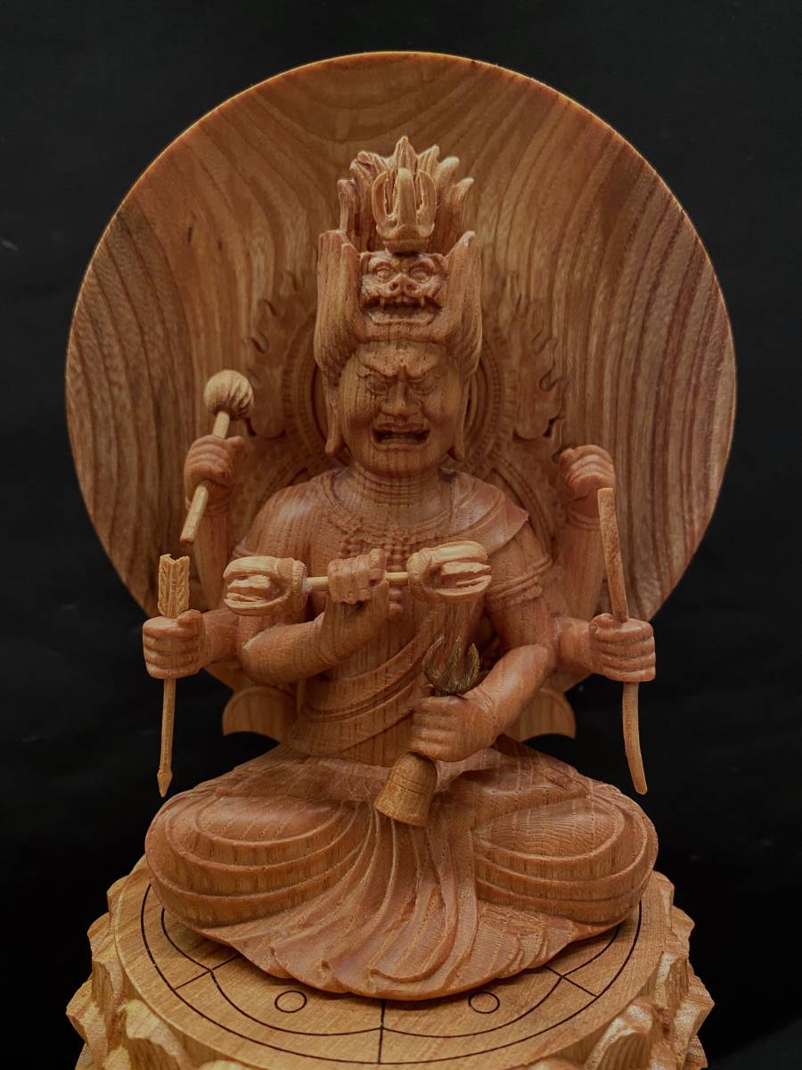井波彫刻　総けやき材　仏教工芸品　木彫仏教　精密彫刻　極上品　仏師で仕上げ品 　愛染明王座像