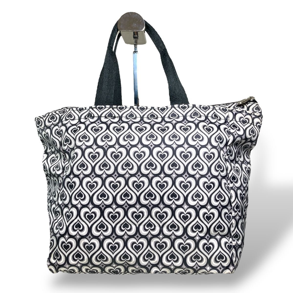 Lesportsac ハート柄トートバッグ✨【新品未使用】 LESPORTSAC レスポートサック トートバッグ ハート柄 ブラック
